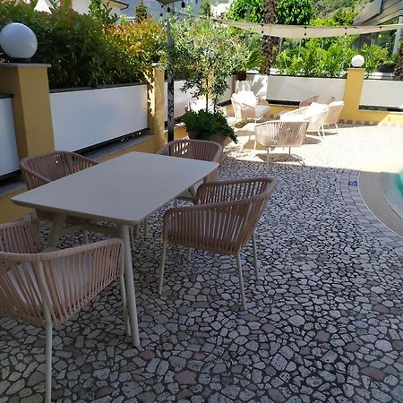 Hotel New Garden Torbole Sul Garda Exterior foto