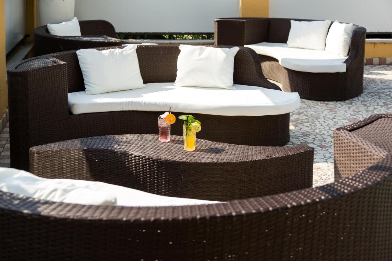 Hotel New Garden Torbole Sul Garda Exterior foto