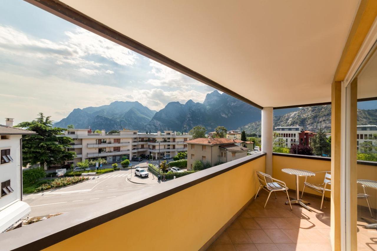 Hotel New Garden Torbole Sul Garda Exterior foto