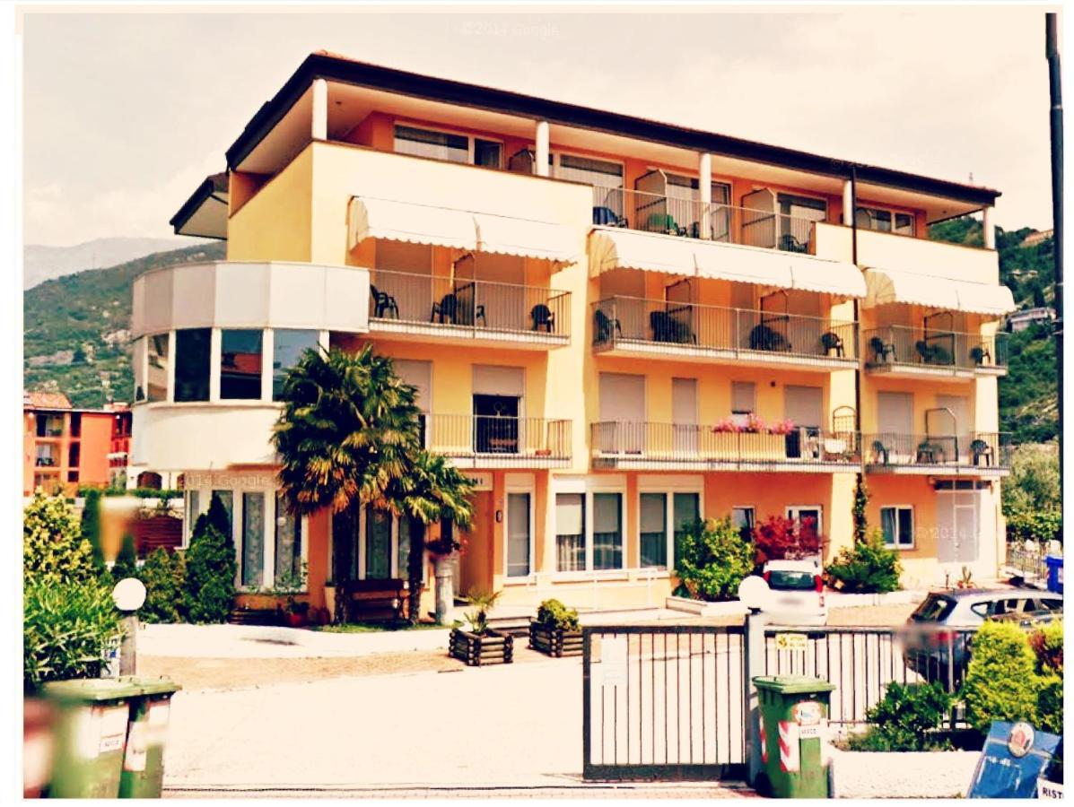 Hotel New Garden Torbole Sul Garda Exterior foto
