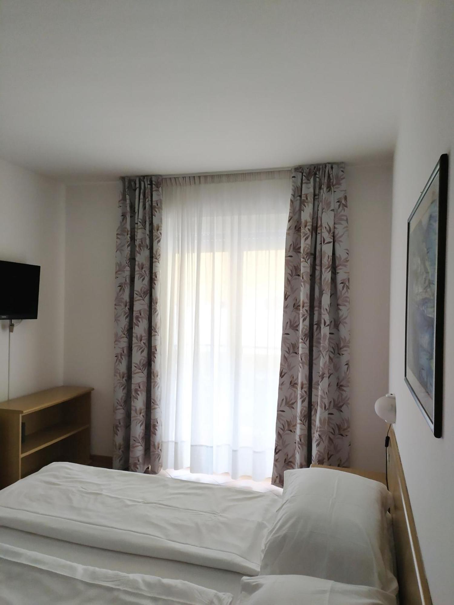 Hotel New Garden Torbole Sul Garda Exterior foto
