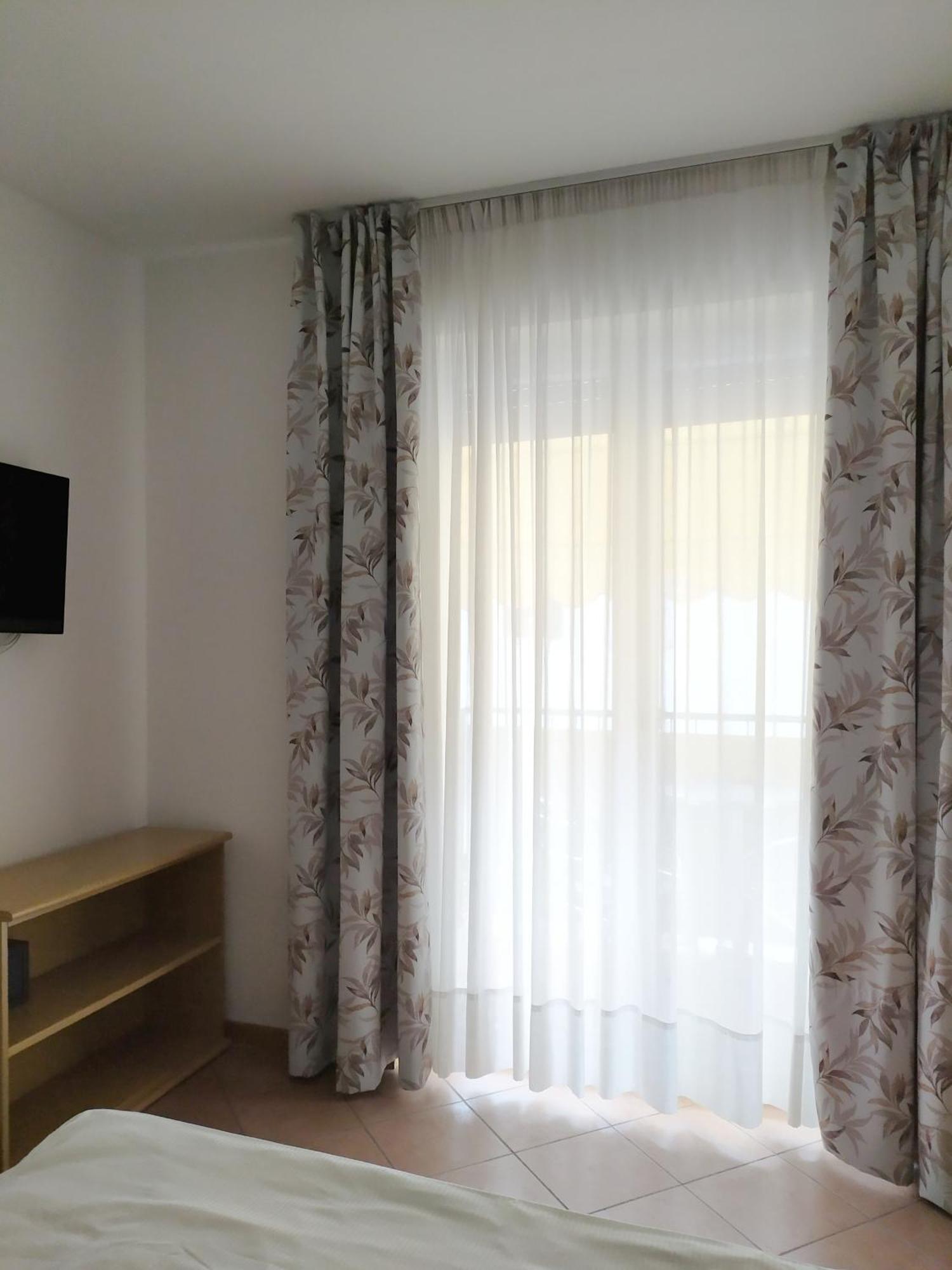 Hotel New Garden Torbole Sul Garda Exterior foto