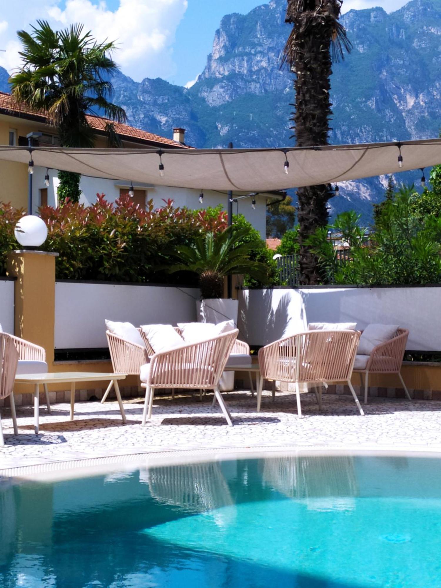 Hotel New Garden Torbole Sul Garda Exterior foto